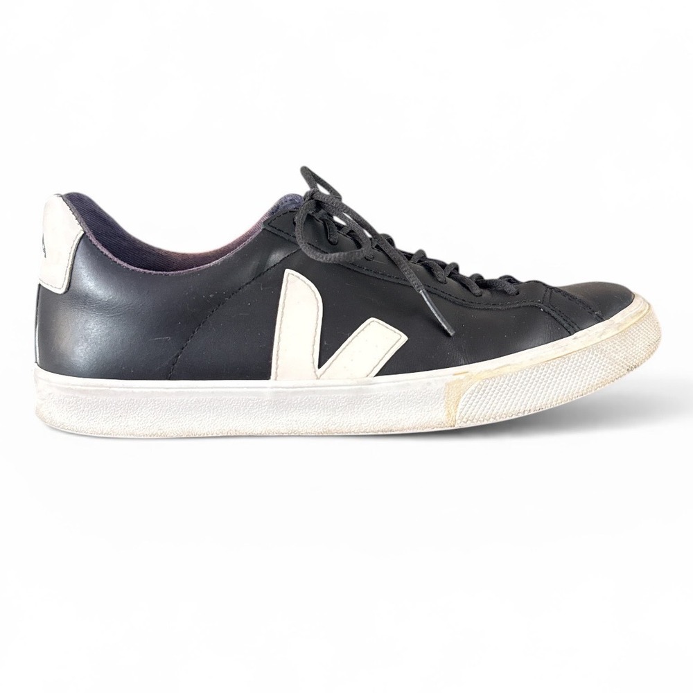 Veja Low Top Sneakers Womens Size 7